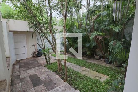 Casa à venda com 520m², 5 quartos e 7 vagas Casa à venda com 520m², 5 quartos e 7 vagasGaragem