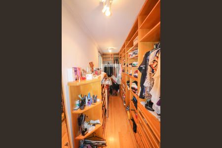 Casa à venda com 520m², 5 quartos e 7 vagas Casa à venda com 520m², 5 quartos e 7 vagasSuite 1