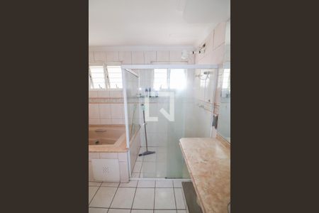 Casa à venda com 520m², 5 quartos e 7 vagas Casa à venda com 520m², 5 quartos e 7 vagasBanheiro Social