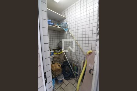 Casa à venda com 520m², 5 quartos e 7 vagas Casa à venda com 520m², 5 quartos e 7 vagasQuarto Área comum - Piscina