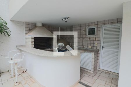 Casa à venda com 520m², 5 quartos e 7 vagas Casa à venda com 520m², 5 quartos e 7 vagasÁrea comum - Churrasqueira