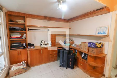 Casa à venda com 520m², 5 quartos e 7 vagas Casa à venda com 520m², 5 quartos e 7 vagasEscritorio