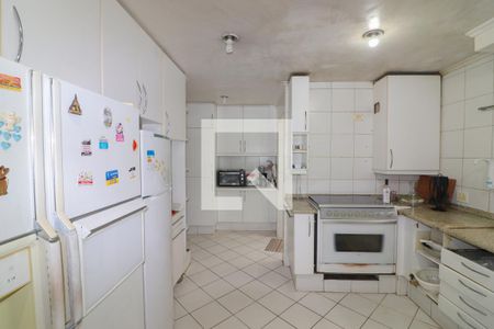 Casa à venda com 520m², 5 quartos e 7 vagas Casa à venda com 520m², 5 quartos e 7 vagasCozinha