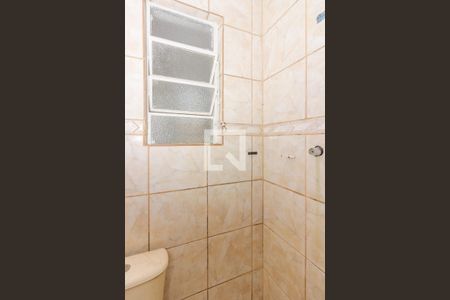 Banheiro de apartamento para alugar com 2 quartos, 50m² em Rubem Berta, Porto Alegre