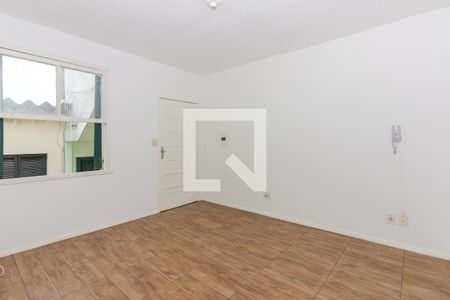 Sala de apartamento para alugar com 2 quartos, 50m² em Rubem Berta, Porto Alegre