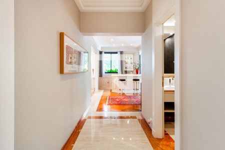 Hall Entrada de apartamento à venda com 3 quartos, 200m² em Planalto Paulista, São Paulo
