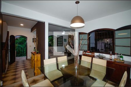 Sala de casa para alugar com 5 quartos, 230m² em Santa Rosa, Niterói