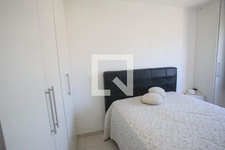 Quarto 1 de apartamento para alugar com 2 quartos, 51m² em Taquara, Rio de Janeiro