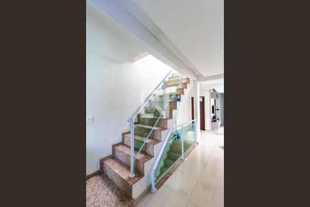 Escada de casa para alugar com 3 quartos, 318m² em Vila Formosa, São Paulo