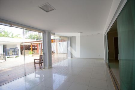 Varanda de casa de condomínio à venda com 4 quartos, 540m² em Barra da Tijuca, Rio de Janeiro