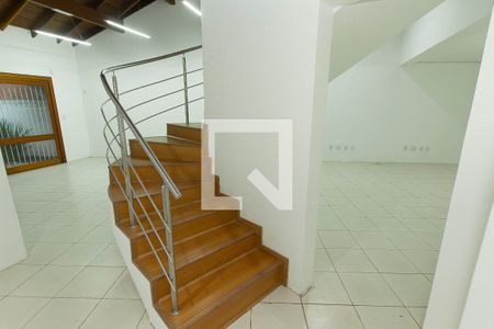 Escada de casa à venda com 3 quartos, 258m² em Sarandi, Porto Alegre