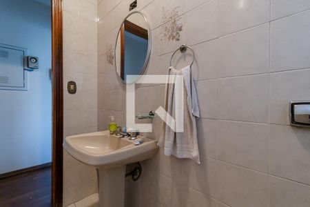 Lavabo de casa para alugar com 3 quartos, 300m² em Parque Fongaro, São Paulo