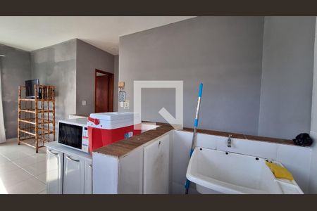 Cozinha /área de serviço de casa para alugar com 2 quartos, 67m² em Maracanã, Praia Grande