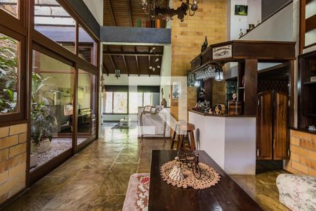 Sala de casa à venda com 5 quartos, 800m² em Cristal, Porto Alegre