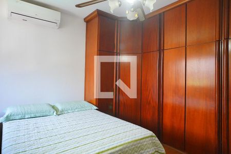 Quarto 2 de casa à venda com 3 quartos, 390m² em Boa Vista, Porto Alegre