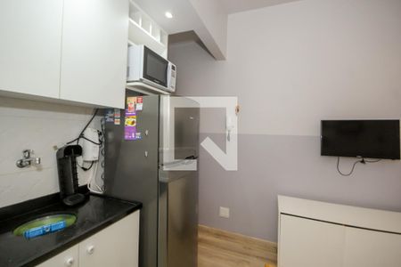 Cozinha  de apartamento à venda com 1 quarto, 30m² em Copacabana, Rio de Janeiro