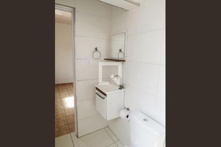 Banheiro de casa para alugar com 1 quarto, 20m² em Vila Carrão, São Paulo