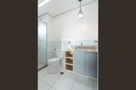 Banheiro de kitnet/studio para alugar com 1 quarto, 43m² em Bela Vista, São Paulo