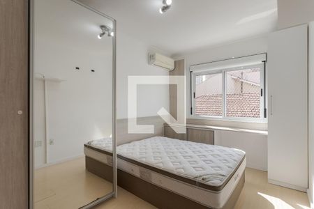 Suíte de apartamento à venda com 2 quartos, 60m² em Vila Ipiranga, Porto Alegre