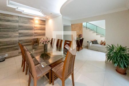 Sala de casa à venda com 5 quartos, 410m² em Jardim Riacho das Pedras, Contagem