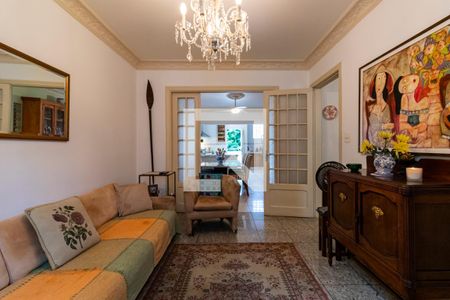 1o. Andar - Sala de estar de casa à venda com 5 quartos, 220m² em Liberdade, São Paulo