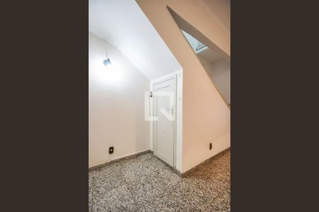 Despensa de casa para alugar com 3 quartos, 160m² em Vila Gomes Cardim, São Paulo