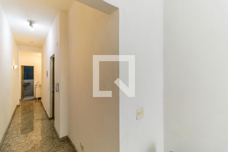 Corredor de entrada de kitnet/studio para alugar com 1 quarto, 40m² em Santa Cecília, São Paulo