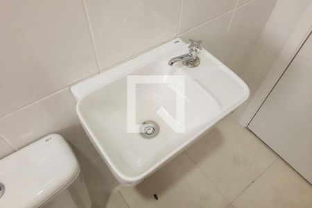 Banheiro de kitnet/studio para alugar com 1 quarto, 20m² em Rudge Ramos, São Bernardo do Campo