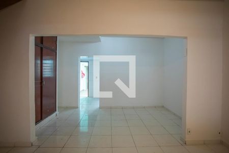 Sala de Estar de casa para alugar com 2 quartos, 110m² em Vila Babilônia, São Paulo