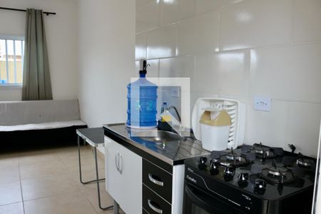 Cozinha de casa de condomínio para alugar com 2 quartos, 82m² em Parque Enseada, Guarujá