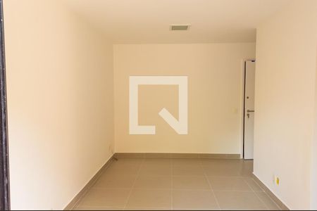 Sala de apartamento para alugar com 2 quartos, 75m² em Barra da Tijuca, Rio de Janeiro