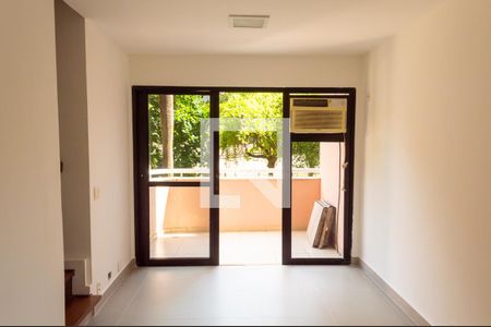 Sala de apartamento para alugar com 2 quartos, 75m² em Barra da Tijuca, Rio de Janeiro