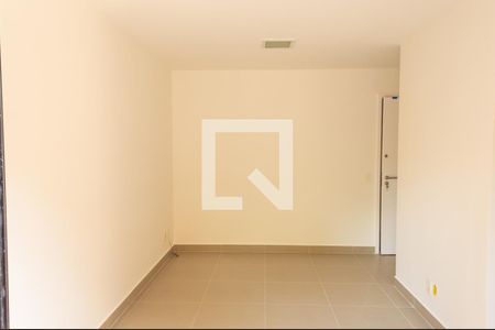 Sala de apartamento para alugar com 2 quartos, 75m² em Barra da Tijuca, Rio de Janeiro