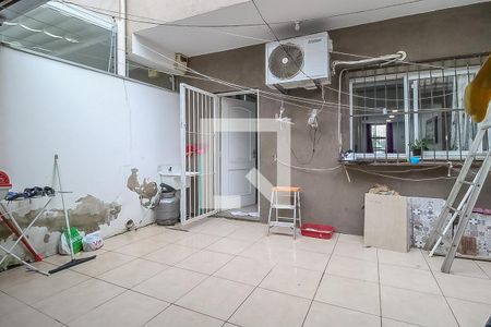 Quintal de casa à venda com 3 quartos, 113m² em Igara, Canoas