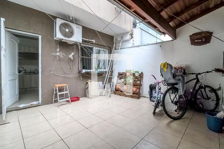 Quintal de casa à venda com 3 quartos, 113m² em Igara, Canoas