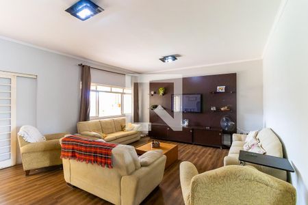 Sala de estar de casa à venda com 3 quartos, 260m² em Vila Nogueira, Campinas