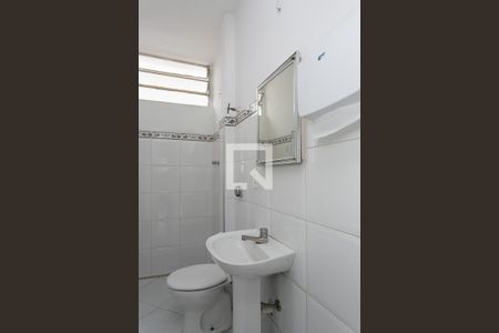 Banheiro de apartamento para alugar com 1 quarto, 38m² em Pinheiros, São Paulo