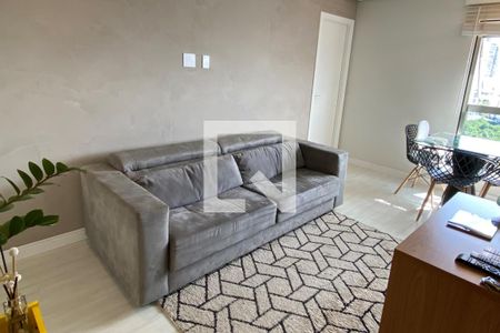 Sala de apartamento à venda com 2 quartos, 70m² em Cambuí, Campinas