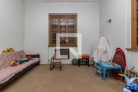 Sala2 de casa à venda com 4 quartos, 150m² em Vila Nova, Porto Alegre