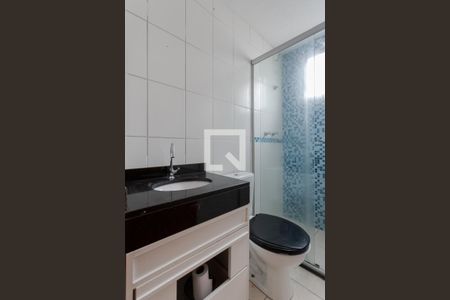 Banheiro de apartamento à venda com 2 quartos, 41m² em Jardim Leopoldina, Porto Alegre