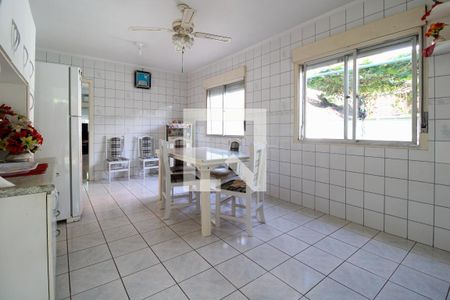 Cozinha de casa à venda com 2 quartos, 130m² em Marechal Rondon, Canoas