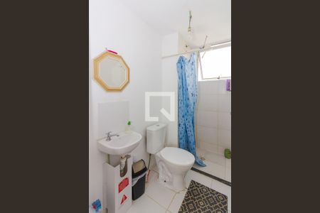 Banheiro de apartamento à venda com 2 quartos, 50m² em Sarandi, Porto Alegre