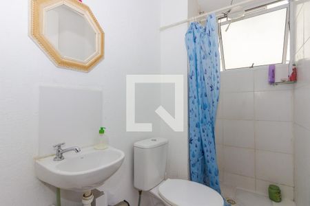 Banheiro de apartamento à venda com 2 quartos, 50m² em Sarandi, Porto Alegre