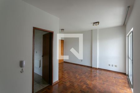 Sala de apartamento para alugar com 3 quartos, 108m² em Santa Tereza, Belo Horizonte