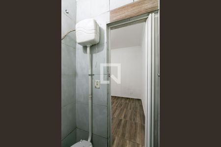 Banheiro de casa de condomínio para alugar com 1 quarto, 40m² em Vila Brasil, São Paulo