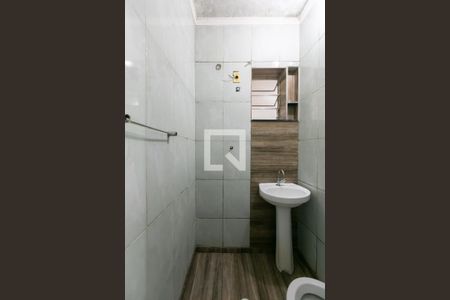 Banheiro de casa de condomínio para alugar com 1 quarto, 40m² em Vila Brasil, São Paulo
