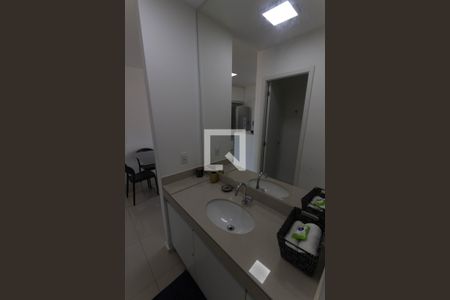 Banheiro de kitnet/studio para alugar com 1 quarto, 34m² em Jardim Goiás, Goiânia