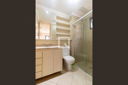 Banheiro de apartamento para alugar com 1 quarto, 33m² em Pinheiros, São Paulo