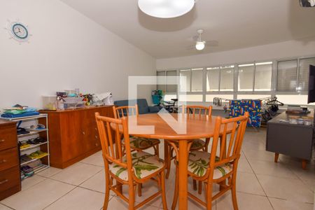 Sala de apartamento para alugar com 2 quartos, 66m² em Jardim Las Palmas, Guarujá