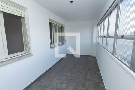 Varanda  de apartamento para alugar com 2 quartos, 75m² em Passo da Areia, Porto Alegre